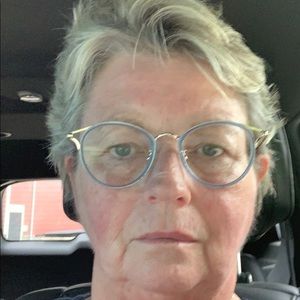 Meet your Posher, Paula